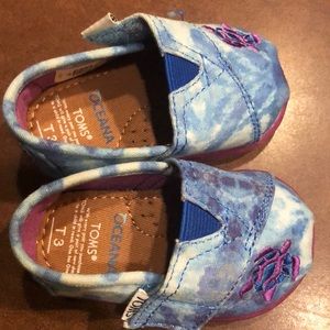 Toms baby size 3